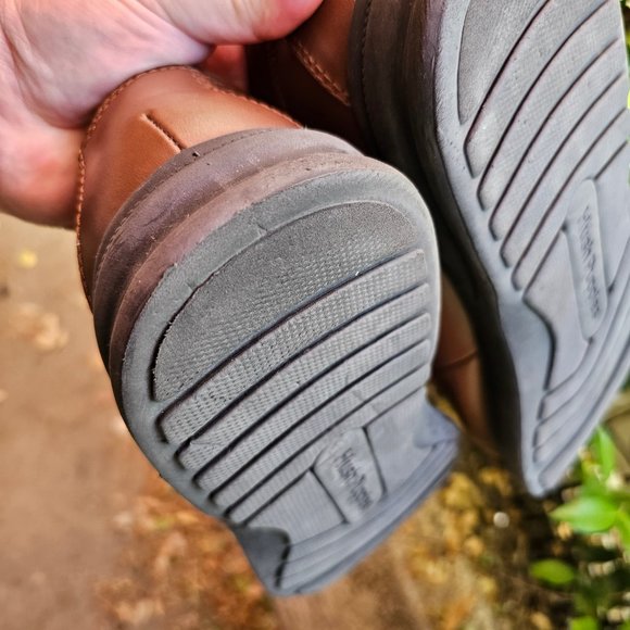 Hush Puppies "Gus" in FULL-GRAIN leather, VGUC, hard to find size - Picture 8 of 16